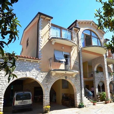 Renata Mare Apartments 로비니 외부 사진
