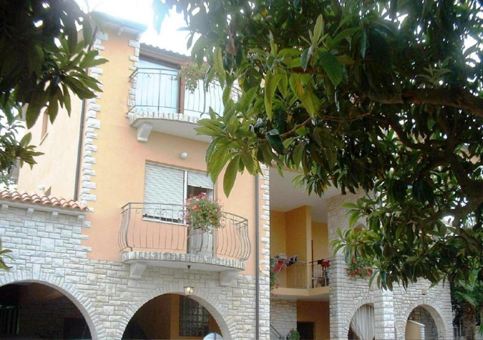 Renata Mare Apartments 로비니 외부 사진