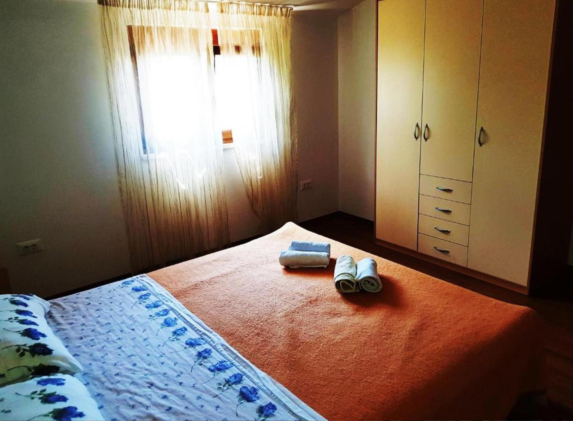 Renata Mare Apartments 로비니 외부 사진