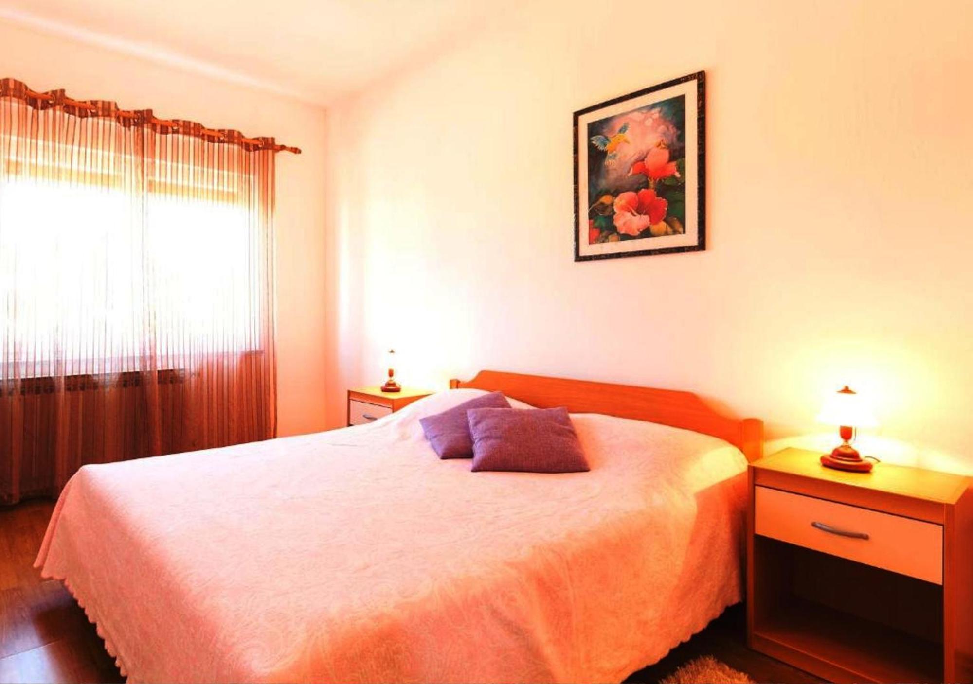Renata Mare Apartments 로비니 외부 사진