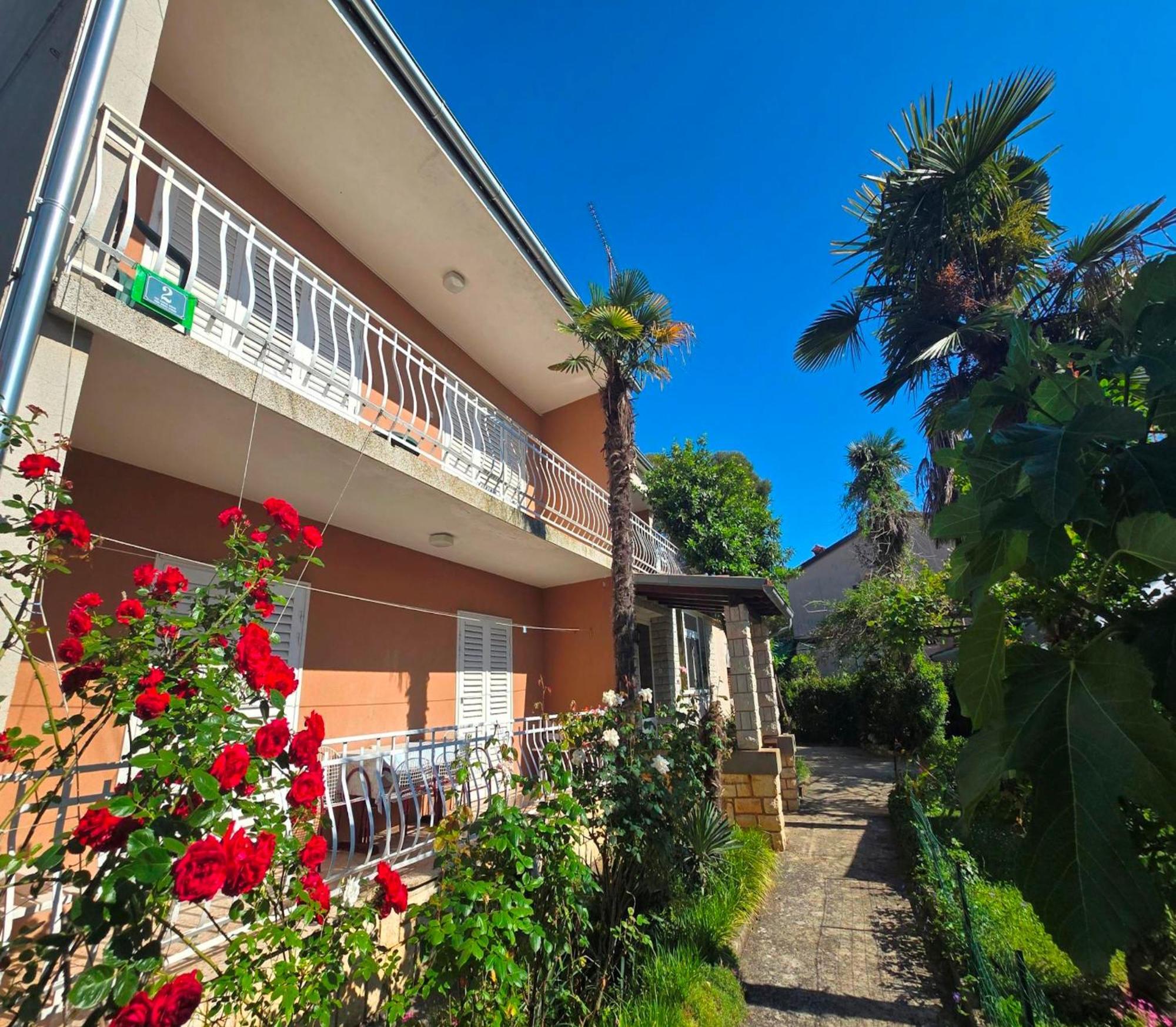 Renata Mare Apartments 로비니 외부 사진