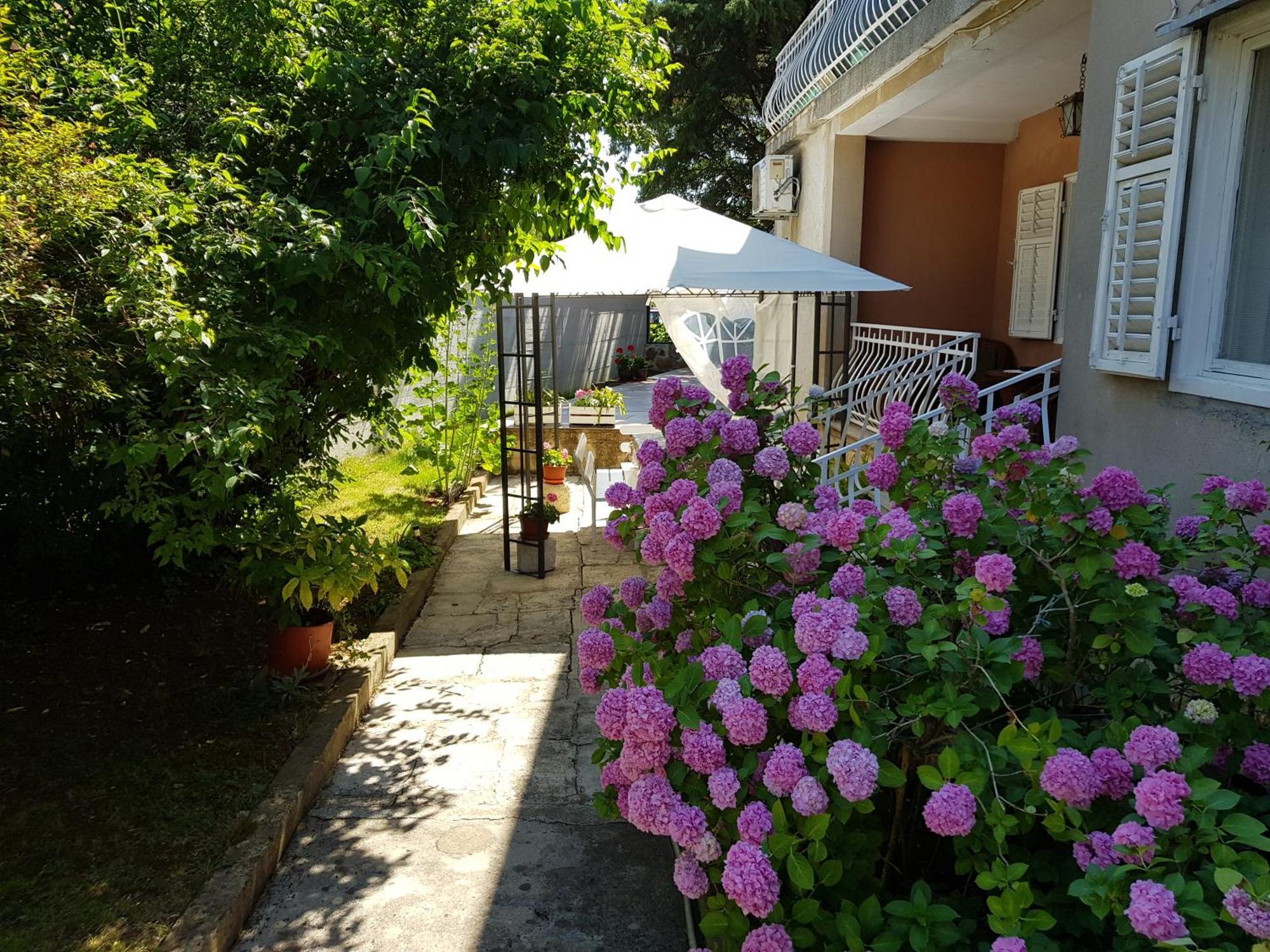 Renata Mare Apartments 로비니 외부 사진