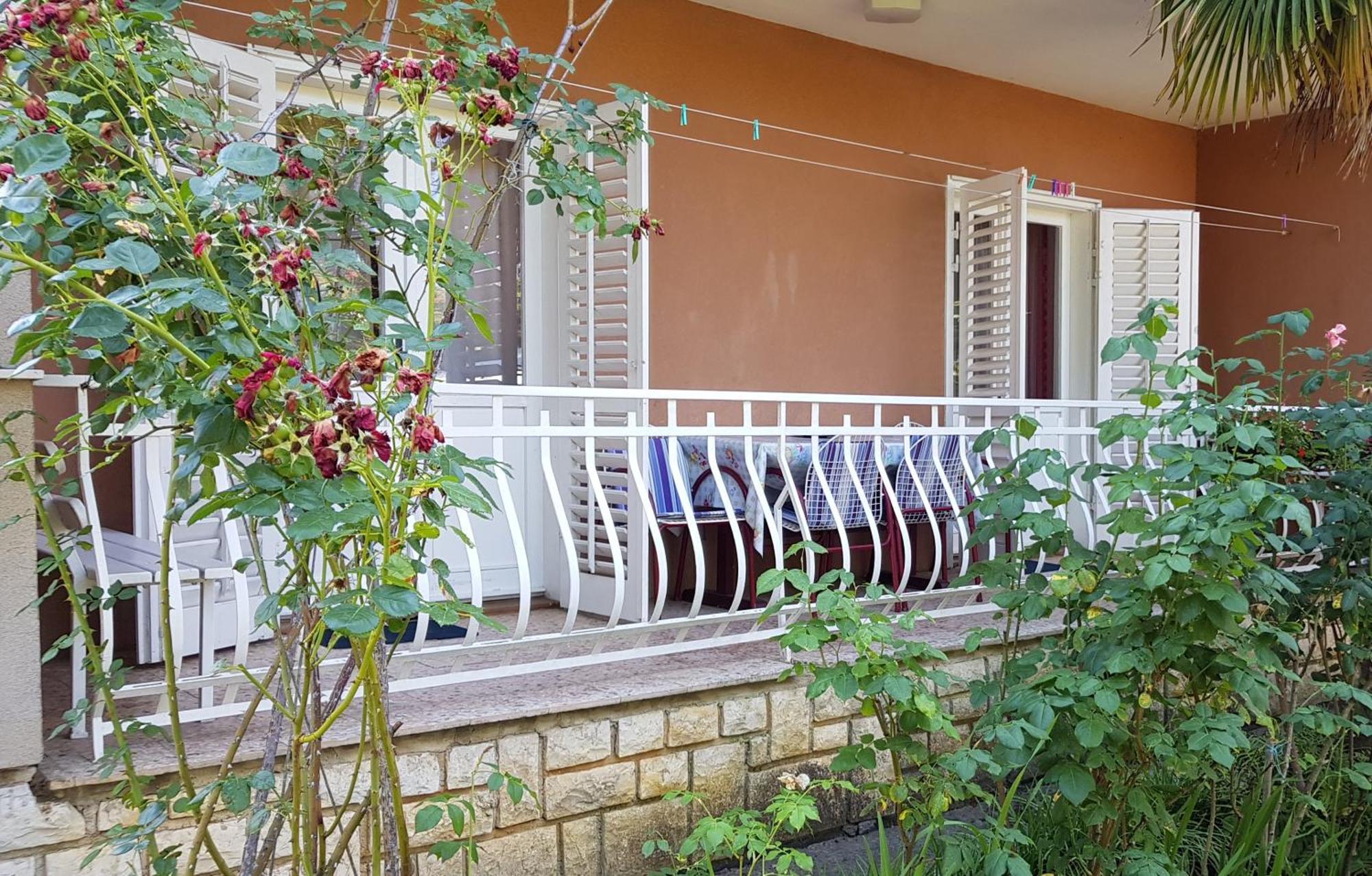 Renata Mare Apartments 로비니 외부 사진